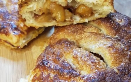 Εύκολες και τραγανές μηλόπιτες από έξω και πολύ ζουμερές μέσα!!!