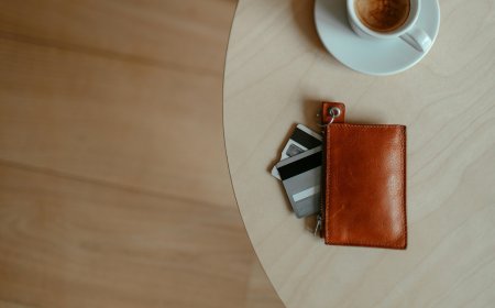 Πόσα μετρητά να έχω στο σπίτι: Πού αρχίζει ο πανικός