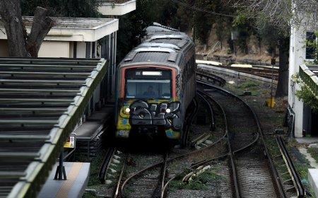 Φούξια τρένο ΗΣΑΠ: Πώς «βάφτηκε» ο συρμός που έγινε viral στα social media