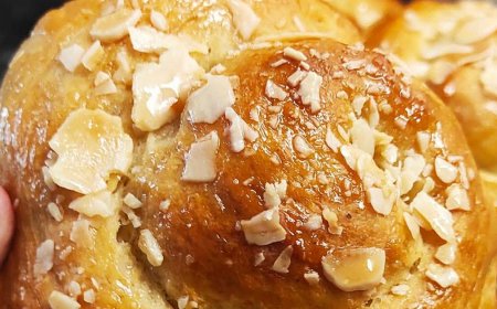 Δείτε πώς θα φτιάξετε  Τσουρέκια Νηστίσιμα αφρός βαμβάκι πολύ μαλακά με ίνες!!!