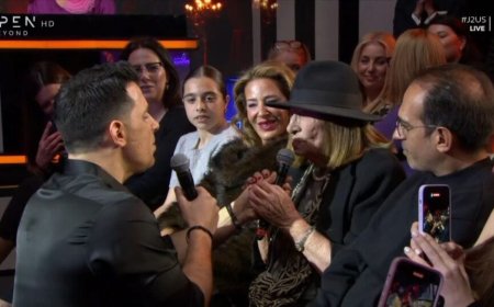 Θοδωρής Φέρρης – Η συγκινητική στιγμή που τραγουδάει μαζί με τη μητέρα του: «Ωραία που τα λες, μα έλα που σε ξέρω»