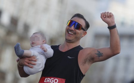 Ημιμαραθώνιος Αθήνας: Με περισσότερους από 30.000 δρομείς γέμισε το κέντρο της πόλης