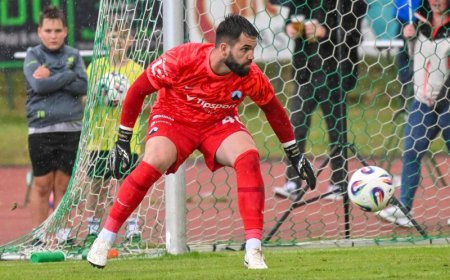 Πρωτάθλημα ποδοσφαίρου Τσεχίας: Τερματοφύλακας έστειλε τη μπάλα σε μπαλκόνι σπιτιού