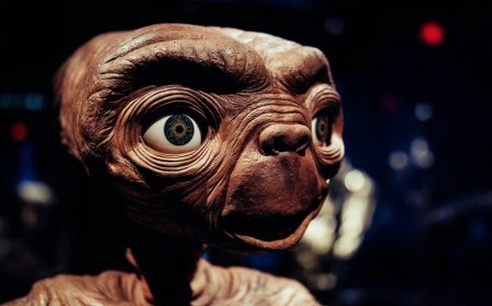 Μήπως οι εξωγήινοι προσπαθούν να επικοινωνήσουν μαζί μας;