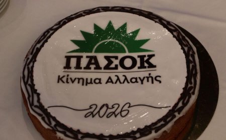 Αναταράξεις στο ΠΑΣΟΚ για τη διεύρυνση: Διαψεύδει ο Κορακάκης, αντιδράσεις για Πελεγρίνη