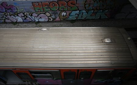 Καπνός στον Ηλεκτρικό: Επιβάτιδα ενεργοποίησε τον μοχλό απεμπλοκής θυρών