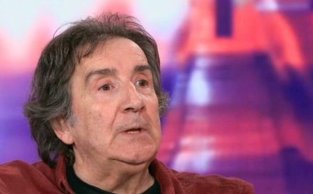 Άγγελος Παπαδημητρίου: «Με πήραν τηλέφωνο να πάω στον δεύτερο κύκλο και τους λέω “γιατί; είχε επιτυχία ο πρώτος;”, κρυβόμουν από τη ντροπή μου τότε»