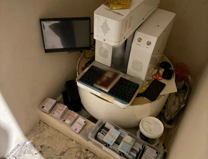 Βρήκαν μυστικό υπερσύγχρονο εργαστήριο πλαστών διαβατηρίων