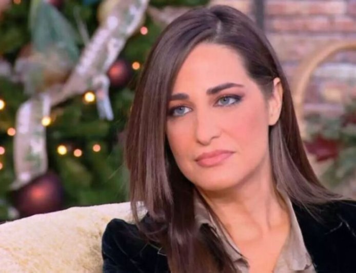 Δώρα Αναγνωστοπούλου: «Ως μαμά κουβαλάω όλα τα πλεονεκτήματα και τα μειονεκτήματα μου, όπως και στην επαγγελματική μου ζωή»