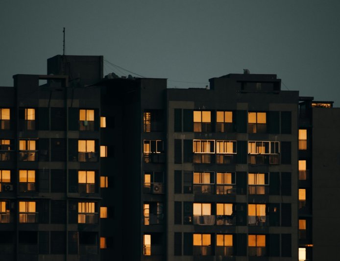 Πράσινα τιμολόγια Μαρτίου 2026: Αναλυτικά οι χρεώσεις των εταιρειών