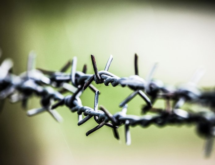 Πώς σε δύο φυλακές αναχαιτίστηκαν drones με κινητά και αντικείμενα