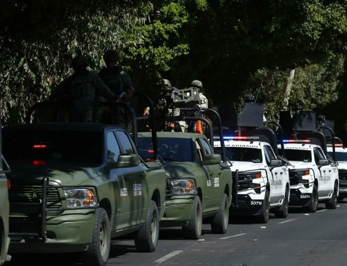 Ελ Μέντσο κηδεία: Σε χρυσό φέρετρο ο ηγέτης του καρτέλ