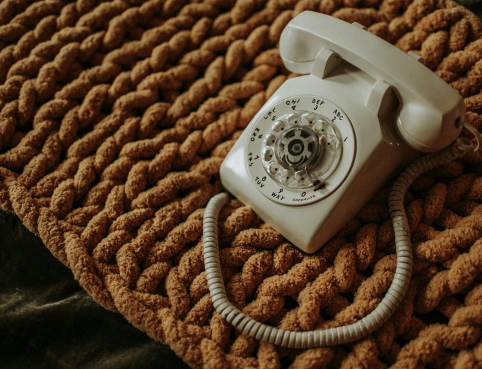 Απάτες από «τηλεφωνικό κέντρο» Ρομά