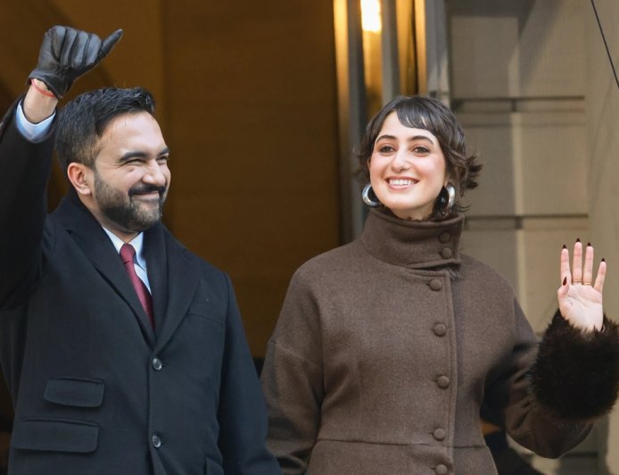 Σύζυγος Ζοχράν Μαμντάνι: Θύελλα αντιδράσεων για «like» της σε ποστ που πανηγύριζε την 7η Οκτωβρίου