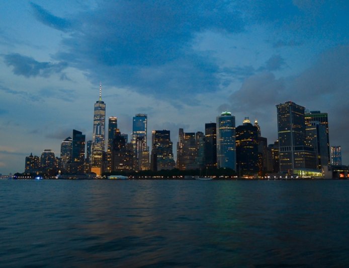 Ντουμπάι – Ιράν: Θραύσματα από βλήμα έπεσαν σε ουρανοξύστη, ήχησε το 112