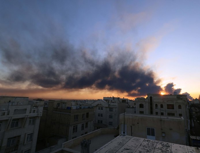 Ντουμπάι – Ιράν: Οδηγός σκοτώθηκε όταν θραύσματα από αναχαίτιση πυραύλου έπεσαν στο αυτοκίνητό του