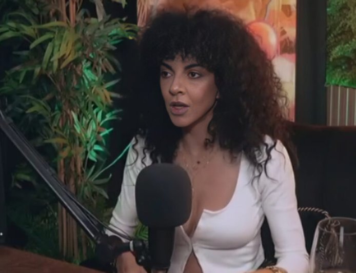 Μαρία Σολωμού: «Ο μικρός μου εαυτός θα έπρεπε να μου ρίξει τρία φάσκελα, μου στοίχισε πάρα πολύ η δεκαετία 30 με 40 ψυχολογικά»