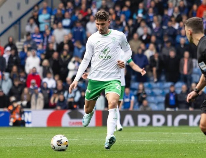 Νεκτάριος Τριάντης μητέρα: “‘Ενιωσα τη δύναμή της από ψηλά” έγραψε μετά το γκολ ο αμυντικός