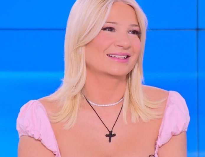 Η Φαίη Σκορδά για το γάμο της με τον Αθανασιάδη: «Καταλαβαίνω και χαίρομαι με τη χαρά σας»