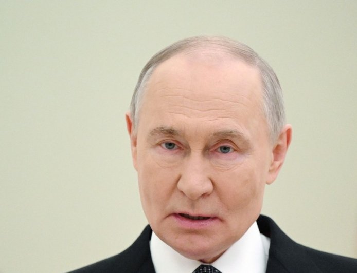 Ο Πούτιν βήχει χωρίς σταματημό: Φούντωσαν οι φήμες για την υγεία του