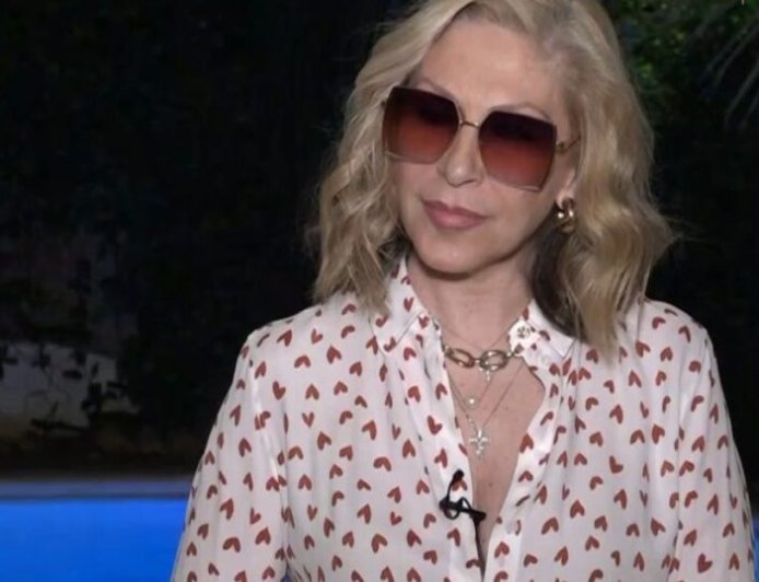 Έφη Σαρρή: «Στη ζωή μου δεχόμουν πισώπλατα μαχαιρώματα μόνο από άνδρες»