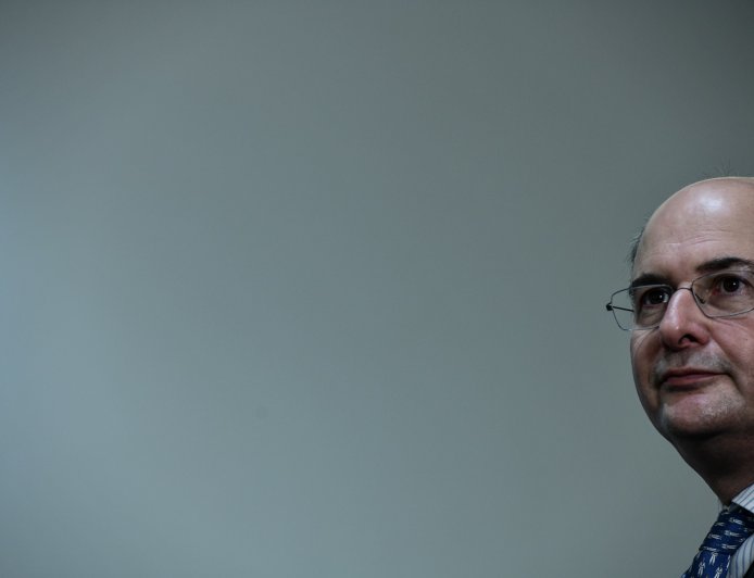 Μέτρα για την ακρίβεια: Πλαφόν σε καύσιμα και τρόφιμα, τα πρόστιμα θα φτάνουν τα 5 εκατ. ευρώ