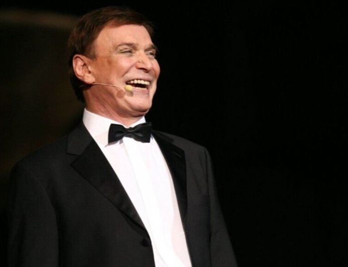 Γιώργος Μαρίνος: «Από το 2021 και μετά είχε άνοια», αποκαλύπτει η ξαδέρφη του εμβληματικού σόουμαν