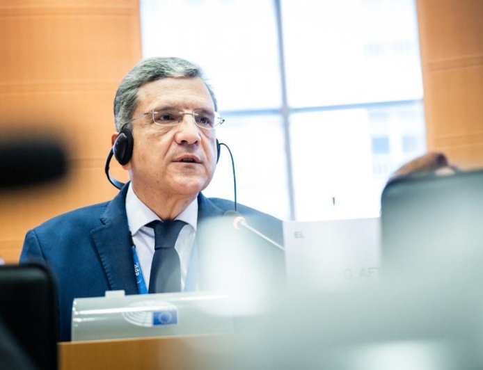 Αυτιάς στο Ευρωκοινοβούλιο: Να εξαιρεθούν οι δαπάνες λόγω πολέμου από τους δημοσιονομικούς περιορισμούς