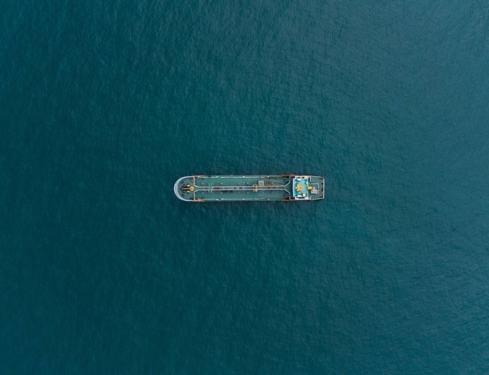 Πλοίο “Ζέφυρος” ιδιοκτήτης: Εμπόλεμη ζώνη τα Στενά του Ορμούζ