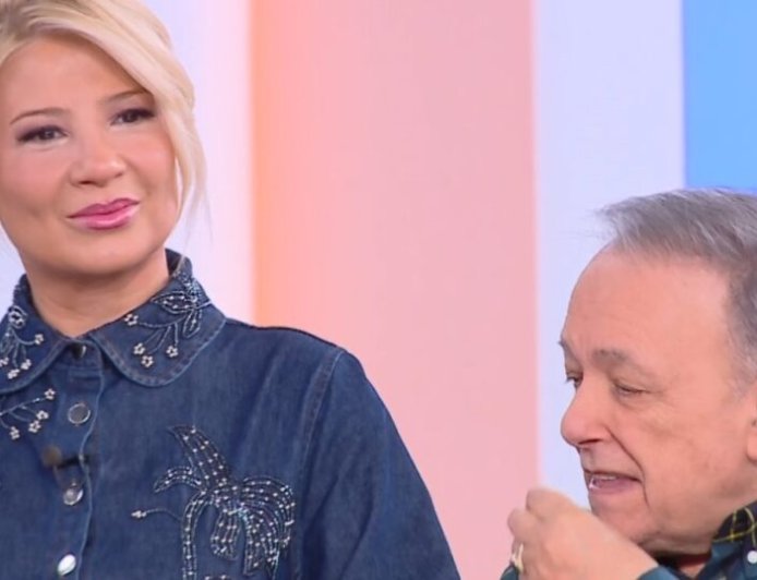 Ανδρέας Μικρούτσικος σε Φαίη Σκορδά: «Είναι μοναστηριακή αυτή η αμφίεση»