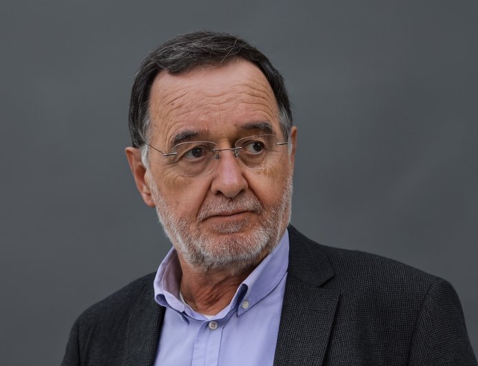 Λαφαζάνης – Χαμενέι: Ο φωτορεπόρτερ που τον απαθανάτισε στην πορεία για το Ιράν, ξεσπά