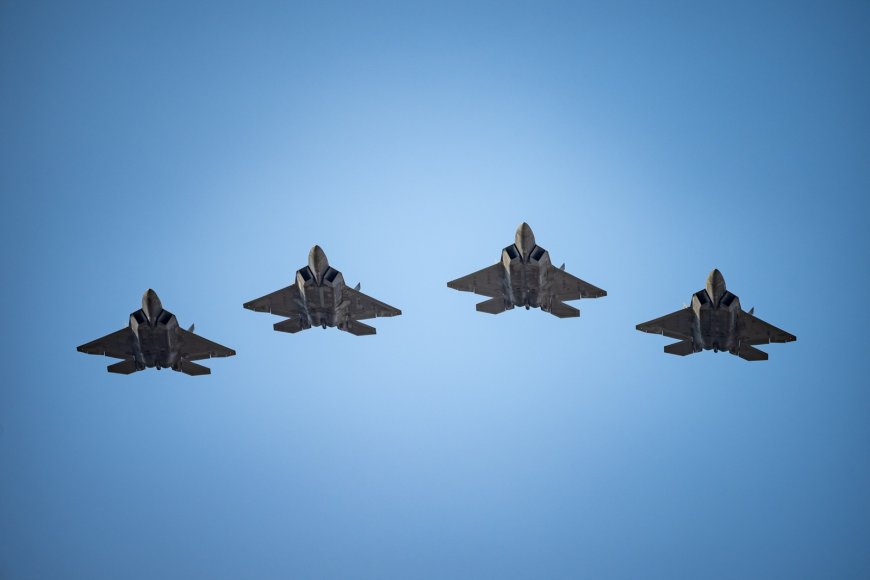 Ελληνικά F16 στην Κύπρο: Η στιγμή που προσγειώνονται τα μαχητικά