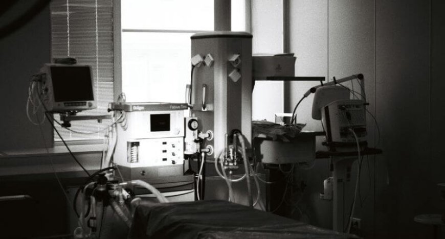 Ενδοοικογενειακή βία Θεσσαλονίκη: Τι είπε στην απολογία του ο 34χρονος που ξυλοκόπησε τη σύντροφό του