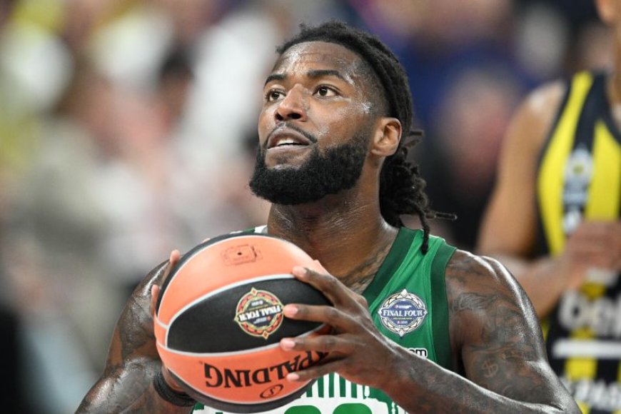 Λεσόρ επιστροφή: Το σχόλιο του Γάλλου σέντερ