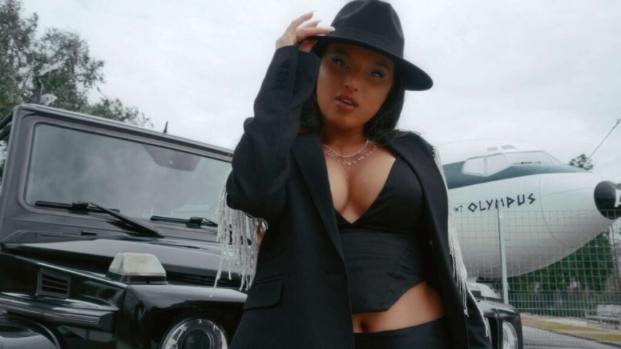 Έλενα Χάρου: Με άρωμα καλλιστείων το βίντεο κλιπ του νέου της single!