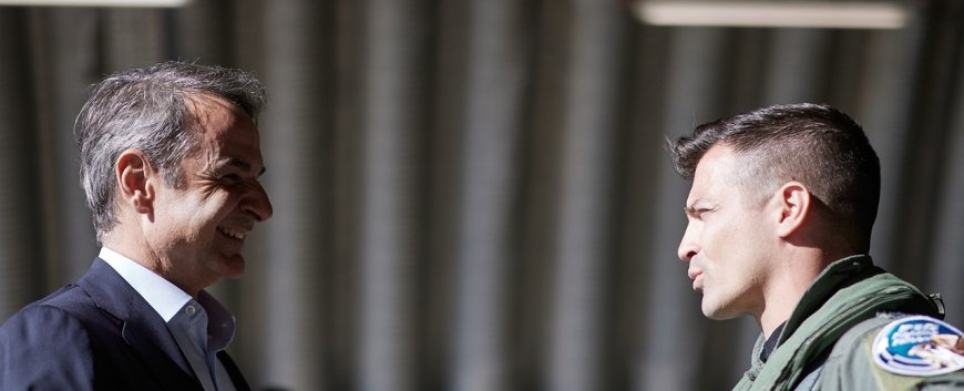 Μητσοτάκης Κύπρος: Ο πρωθυπουργός συνάντησε τους πιλότους των ελληνικών F-16