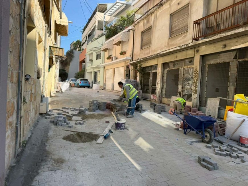 Δήμος Πειραιά: Αναβαθμίζεται ο πεζόδρομος της Σχιστής στην Καστέλλα