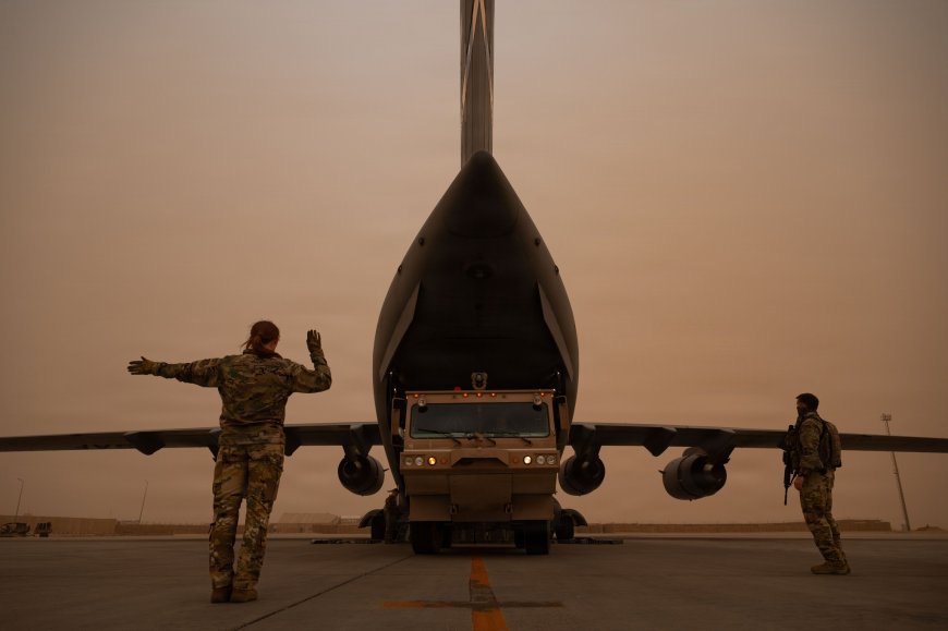 Ιπτάμενο τάνκερ των ΗΠΑ έπεσε στο Ιράκ: 4 νεκροί